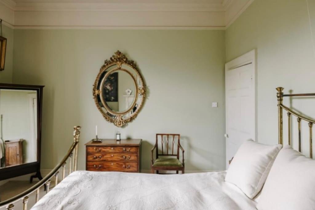 Cressy Hall - Historic Grade II Listed Manor, Gorgeous Topiary Garden Gosberton Exterior foto