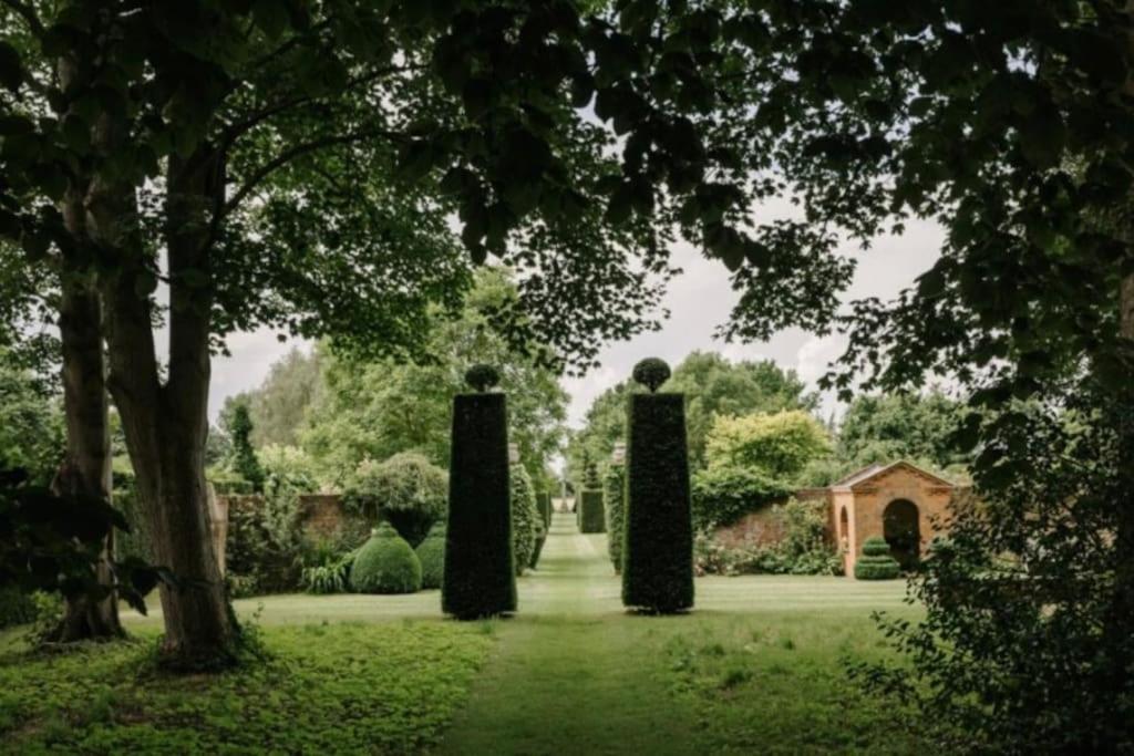 Cressy Hall - Historic Grade II Listed Manor, Gorgeous Topiary Garden Gosberton Exterior foto